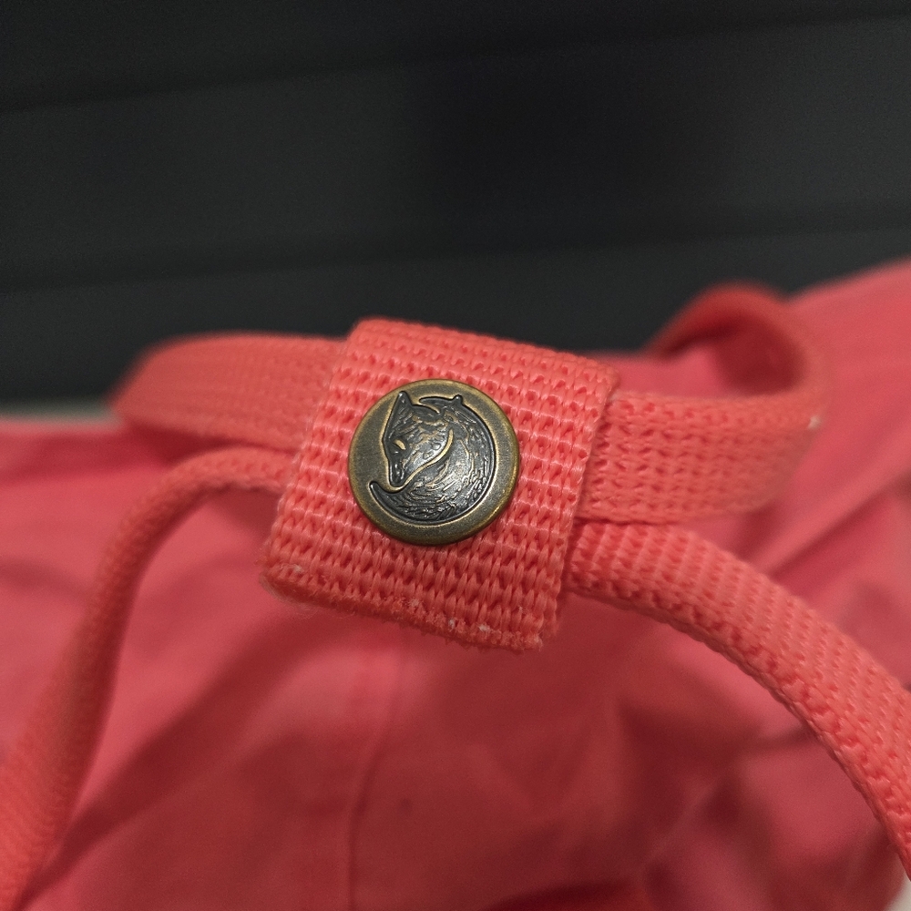 Fjällräven Kånken backpack, Lightweight, Spacious Coral Pink - Picture 6 of 12